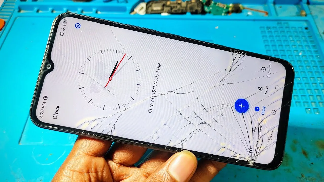Tecno Spark 8c Ocalı Cam